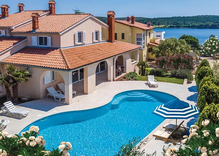 Beautiful Home In Pula With House Sea View
