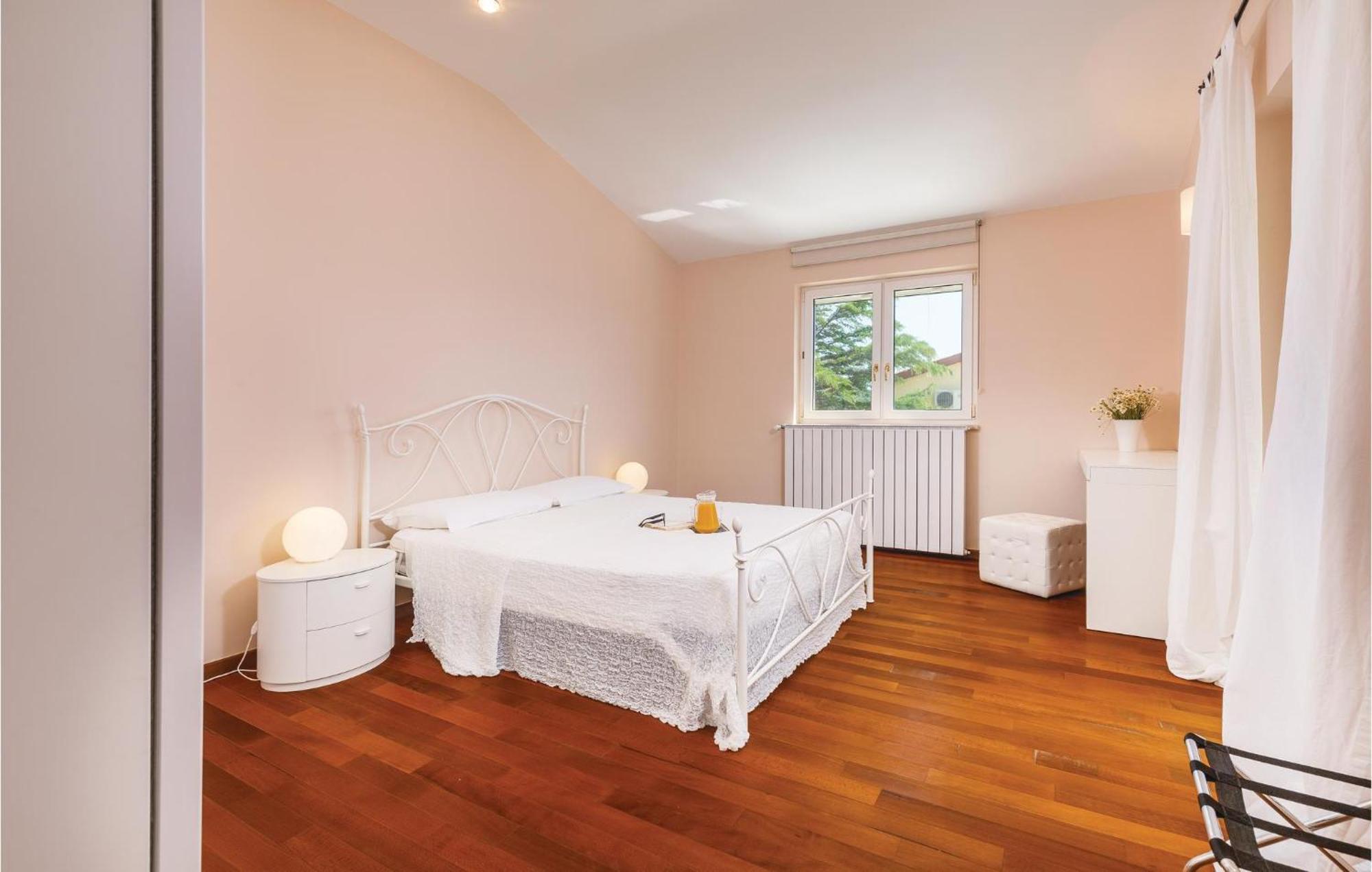 Beautiful Home In Pula With House Sea View