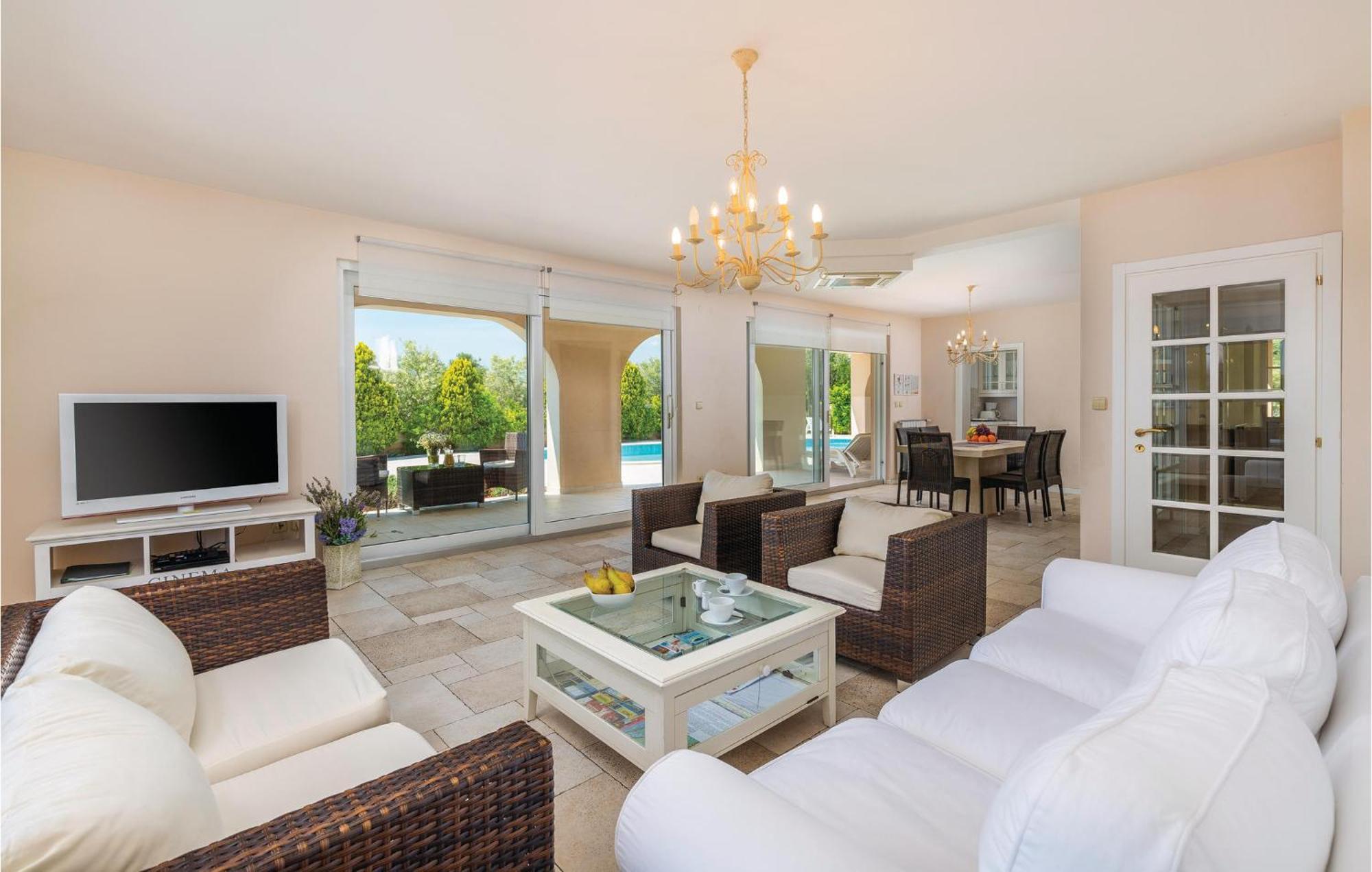 Vikendica Beautiful Home In Pula With House Sea View *