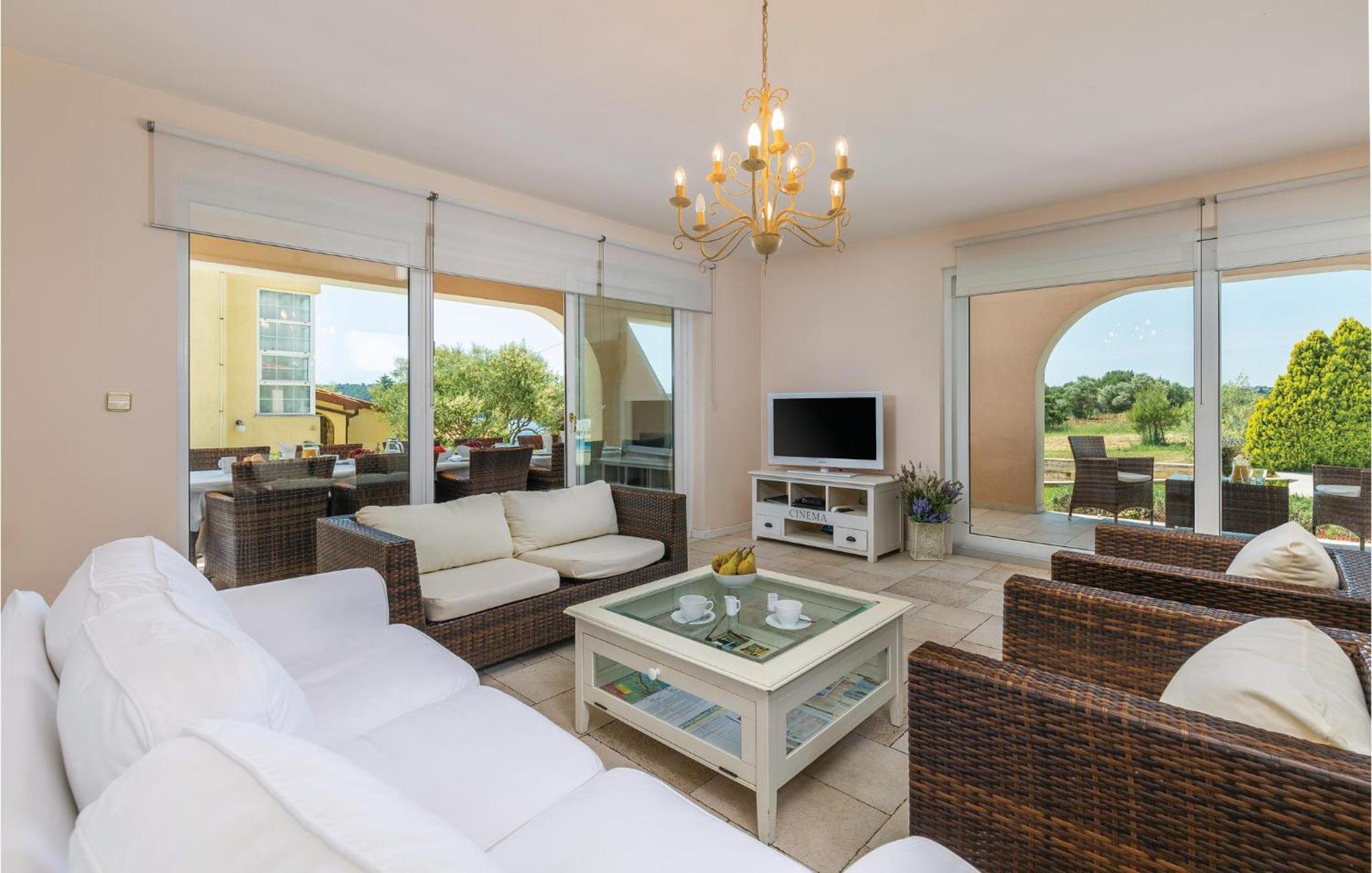 Vikendica Beautiful Home In Pula With House Sea View Pula