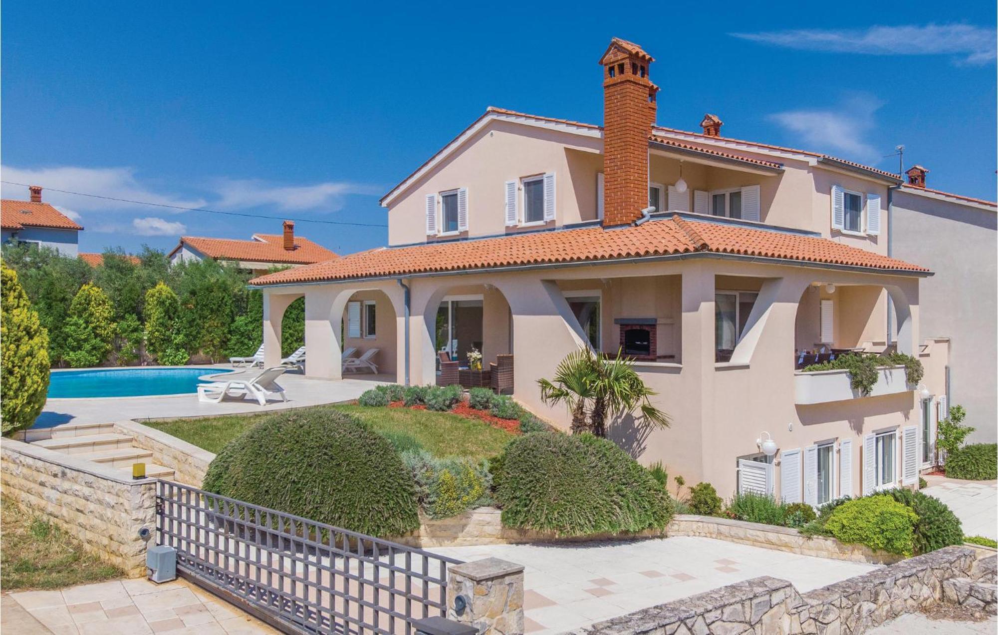 Beautiful Home In Pula With House Sea View *