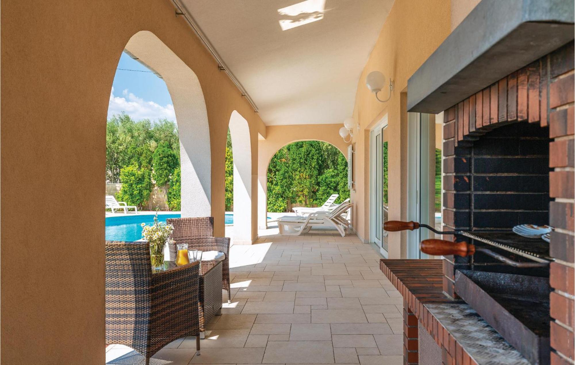 Beautiful Home In Pula With House Sea View Pula