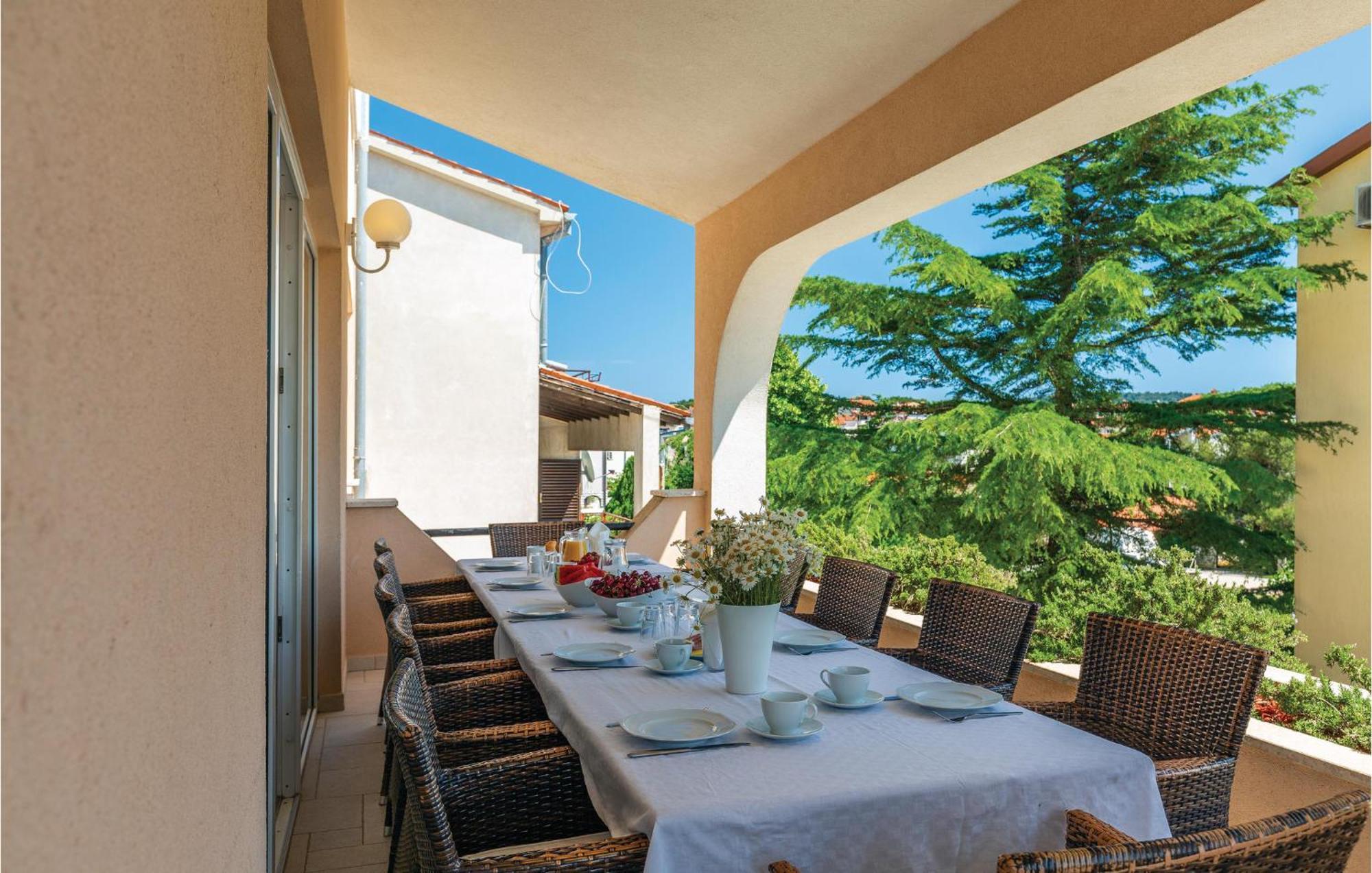 Vikendica Beautiful Home In Pula With House Sea View Pula