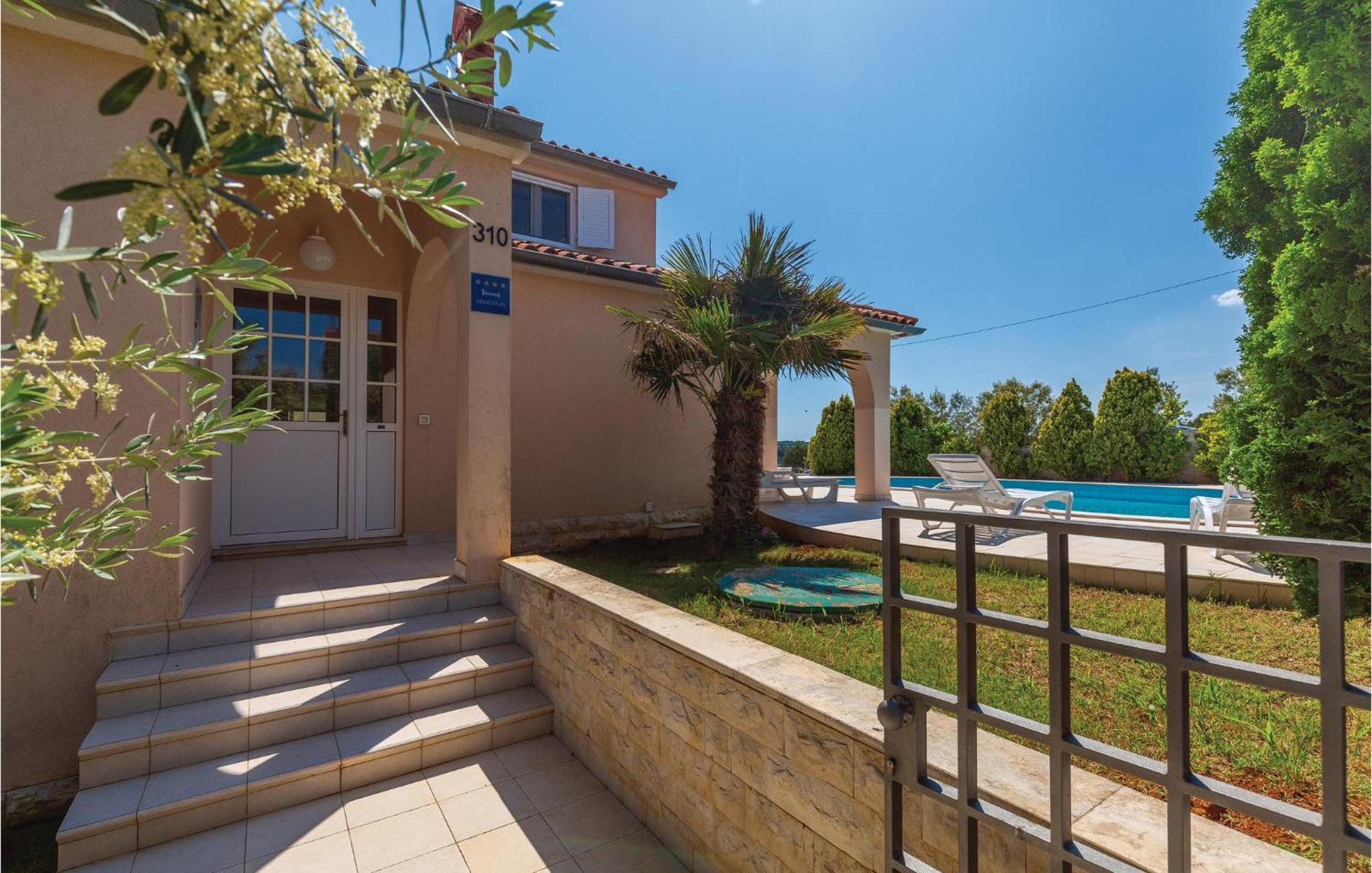 Beautiful Home In Pula With House Sea View *