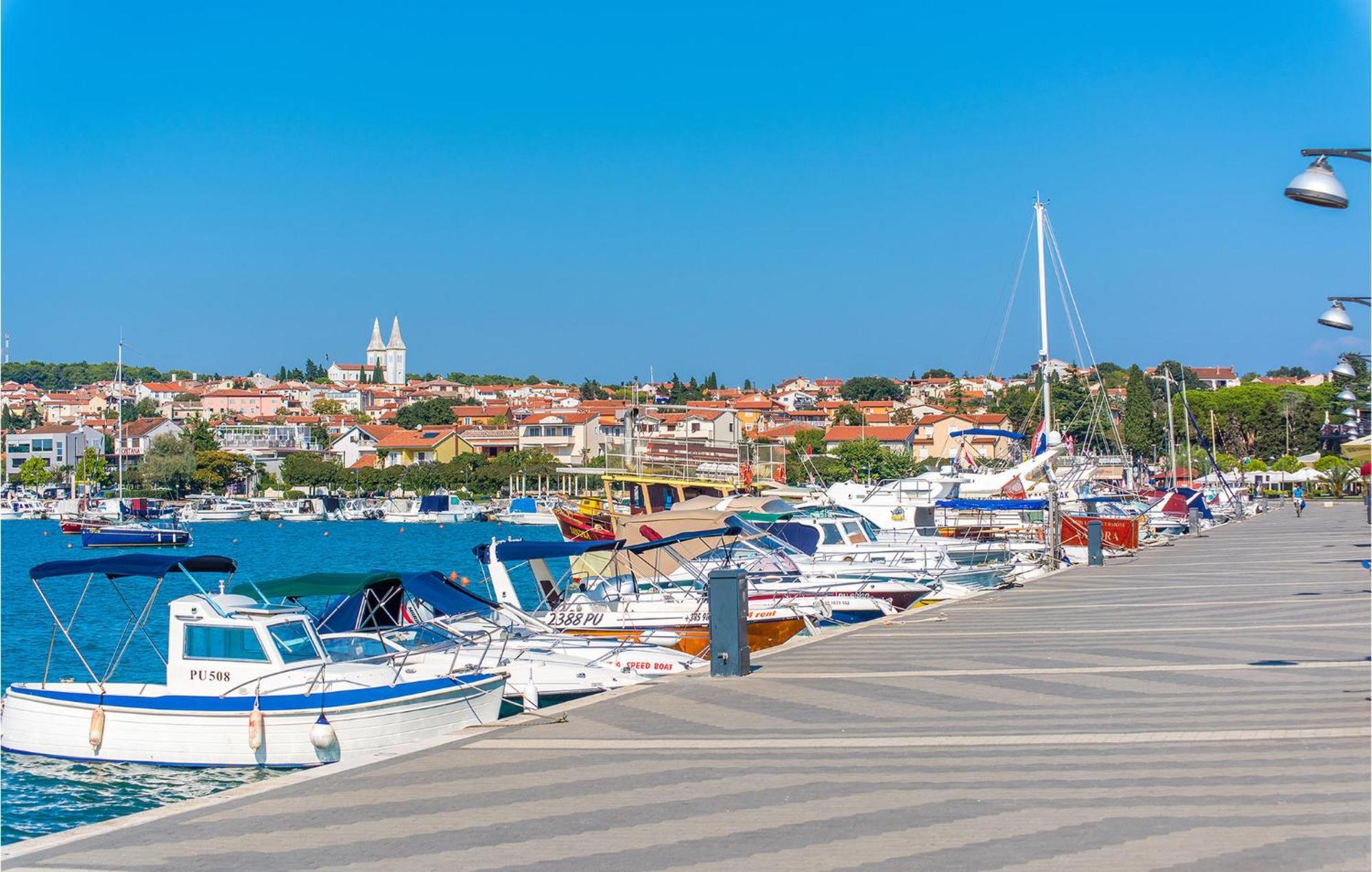 Vikendica Beautiful Home In Pula With House Sea View