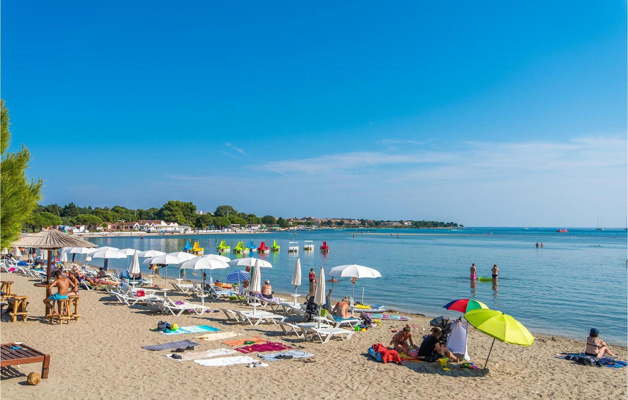 Vikendica Beautiful Home In Pula With House Sea View