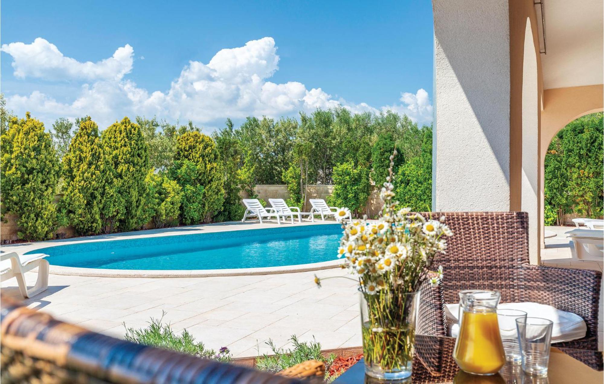 Beautiful Home In Pula With House Sea View Pula