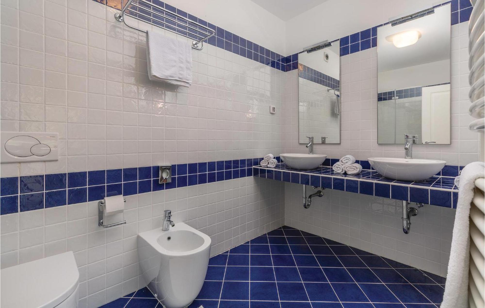 Beautiful In With House Sea View Casa vacanze Pola
